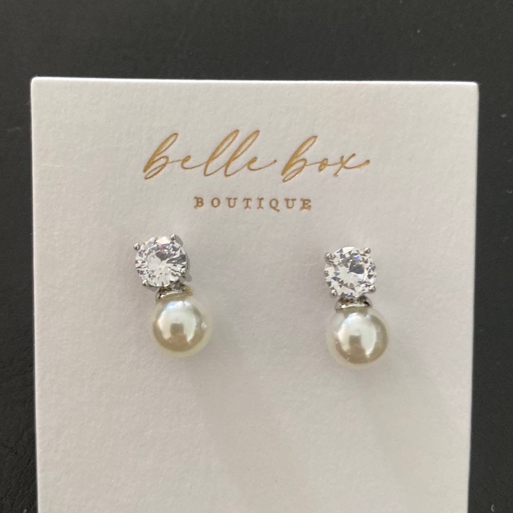 Bridal earring and necklace set